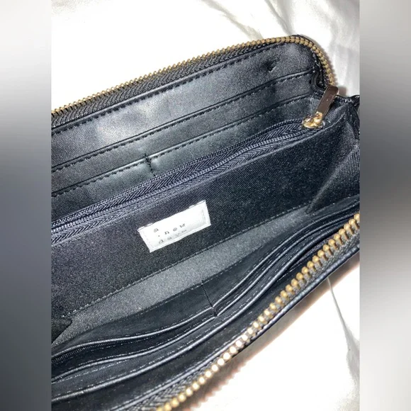 Target’s A New Day Black Zip-up Wallet - Picture 3 of 14